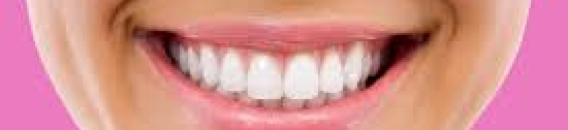 ماذا تعرف عن تجميل الأسنان الأمامية في مجمع الطب المتميز؟