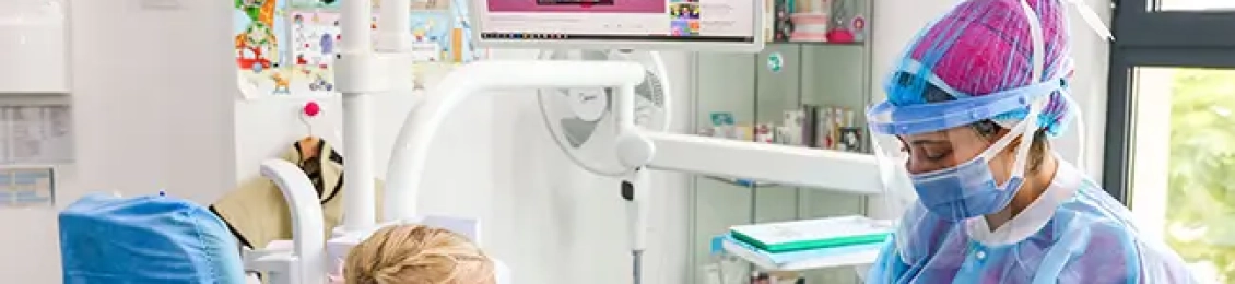 افضل عيادات اسنان اطفال في المدينة المنورة مع د.رامي نفاخ