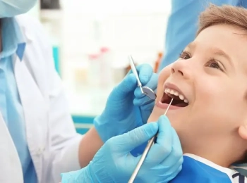 ما هي طرق علاج اسنان الاطفال من التسوس؟