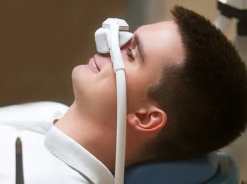 استخدامات غاز الضحك لعلاج الاسنان