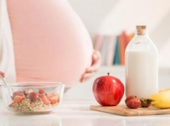 تغذية المرأة الحامل وما هي أهم العناصر الغذائية اللازمة لحمل صحي وآمن