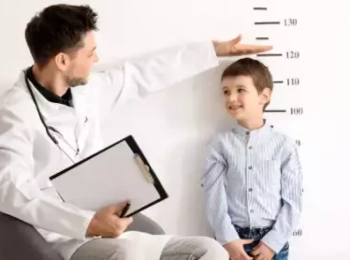 استشارة تأخر النمو عند الأطفال لمتابعة صحة طفلك بشكل مبكر 