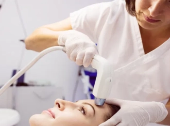 أفضل دكتور شعر في المدينة المنورة بمجمع الطب المتميز