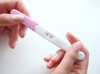 هل المغص بعد التبويض من علامات الحمل بيوم وكيف تفيد متابعة التبويض 