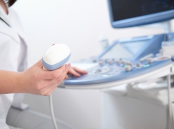 كيف يتم فحص الثدي بالسونار وأهميته