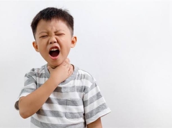 تعرف على اسباب التهاب الحلق المتكرر عند الاطفال