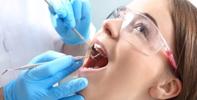 ماذا افعل بعد حشو العصب؟ خطوات ونصائح التعافي